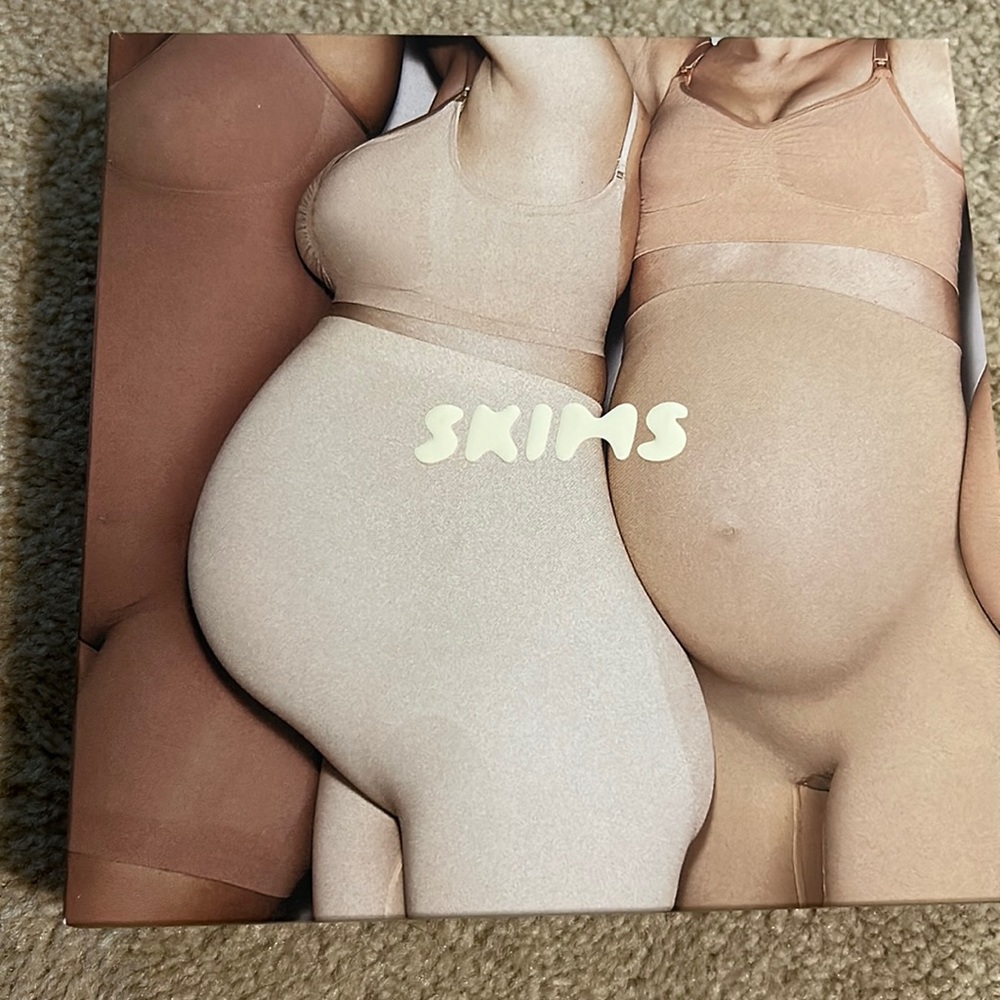 SKIMS MATERNITY SCULPTING SHORT MID THIGH - 2X/3X